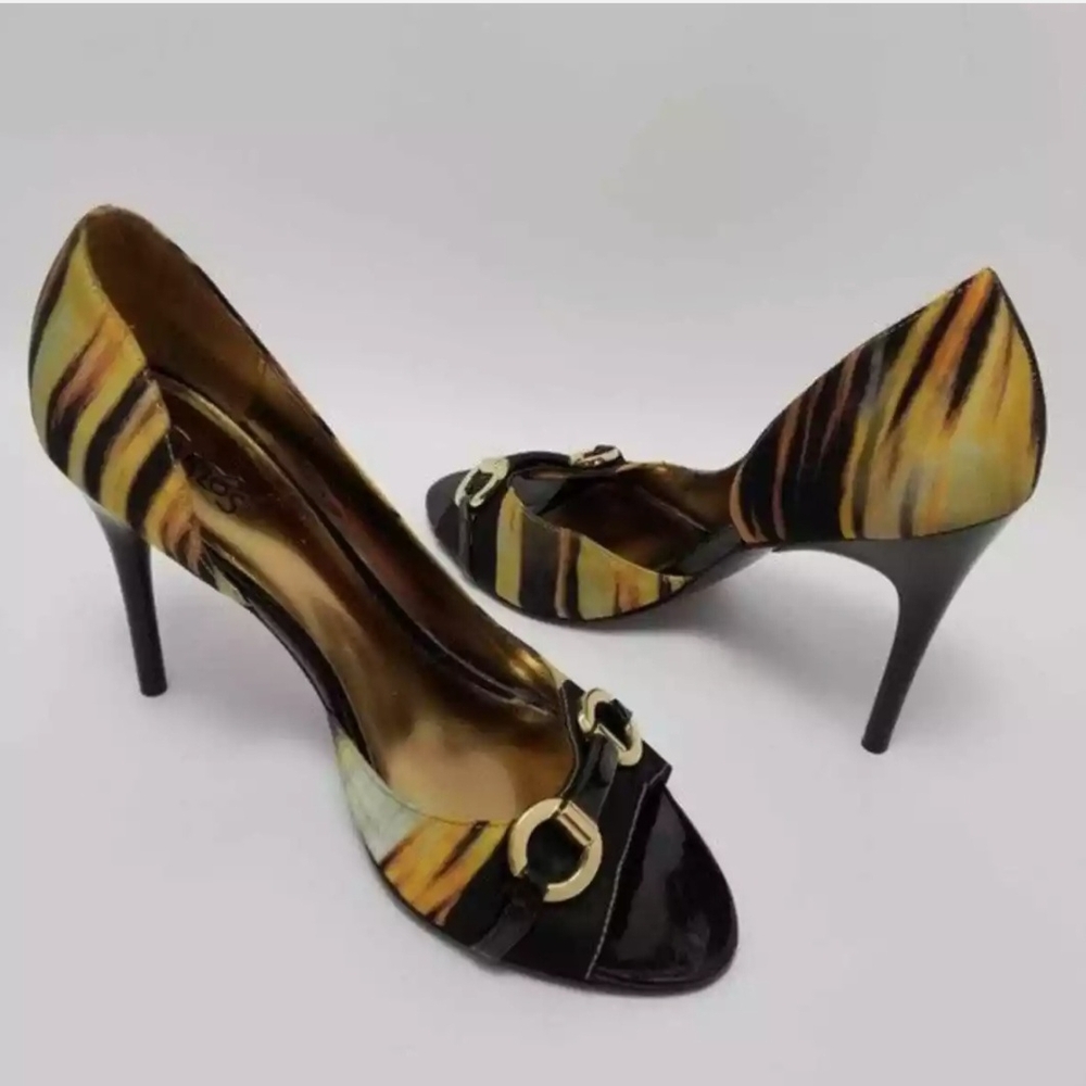 Carlos Santana Womens Miracle Dorsay Slim Heels Shoes Black Gold Abstract